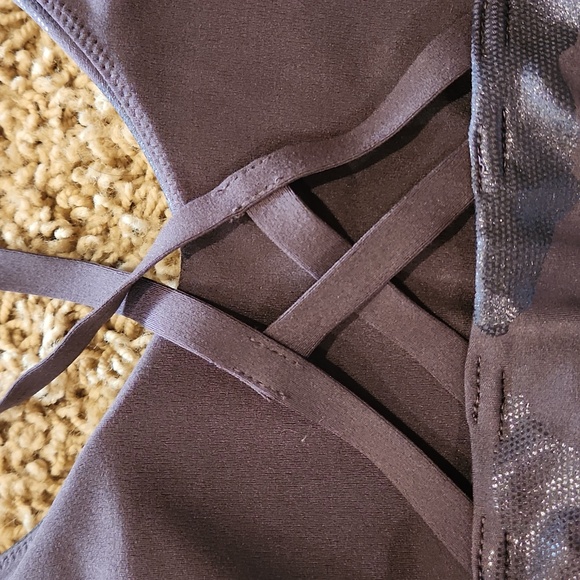 Offline by Aerie brown camo strappy back sports bra size XS - Picture 3 of 6